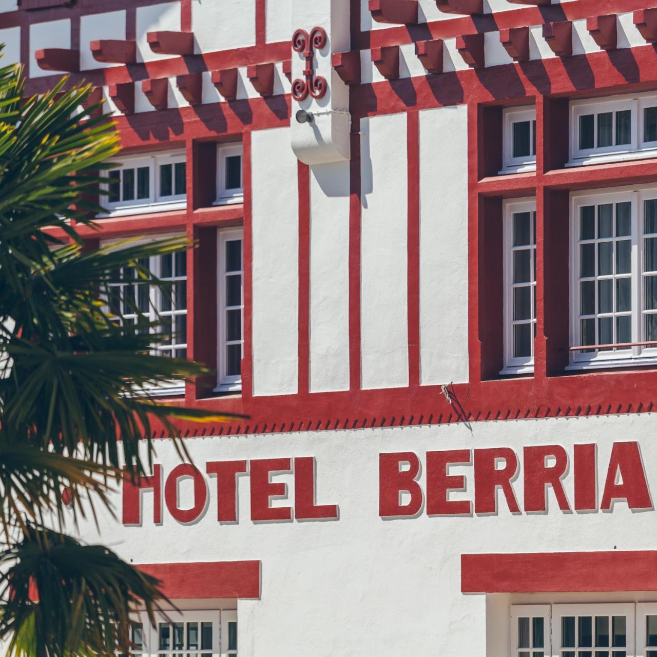 Hotel Berria Hasparren Exterior photo